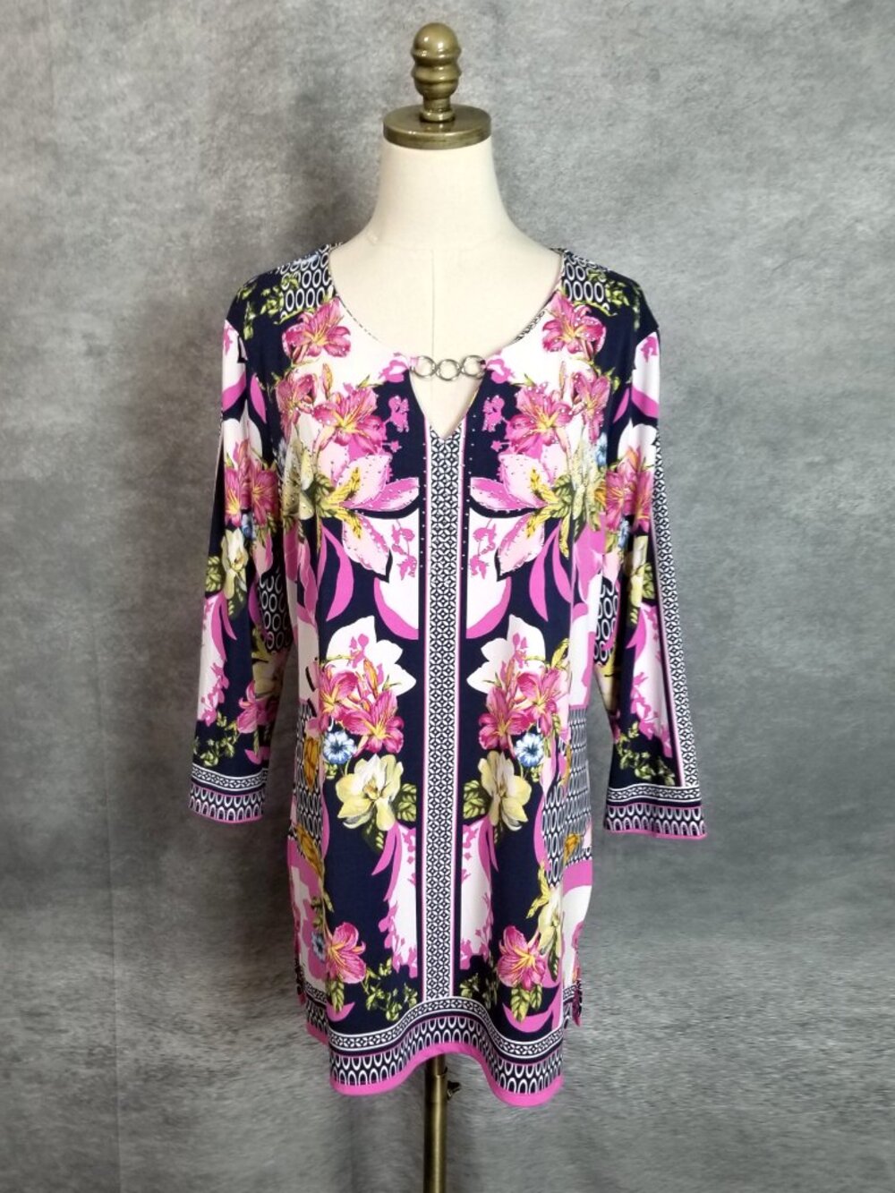 JM Collection Floral Tunic Size XL Pink Blue Chain Neck Rhinestones 3/4 Sleeve